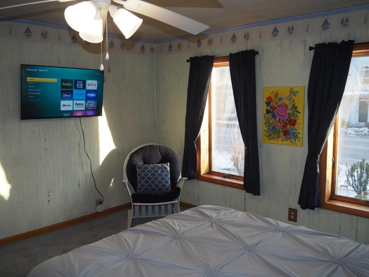 Bayside Cottage - Remodeled And Great Location! Frankfort Exterior photo